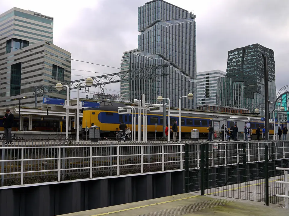 Treinstation met perron